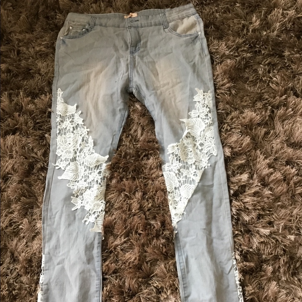 Type: Jeans. Style: Laced Skinny Size: Medium. Color: light blue. Condition: new